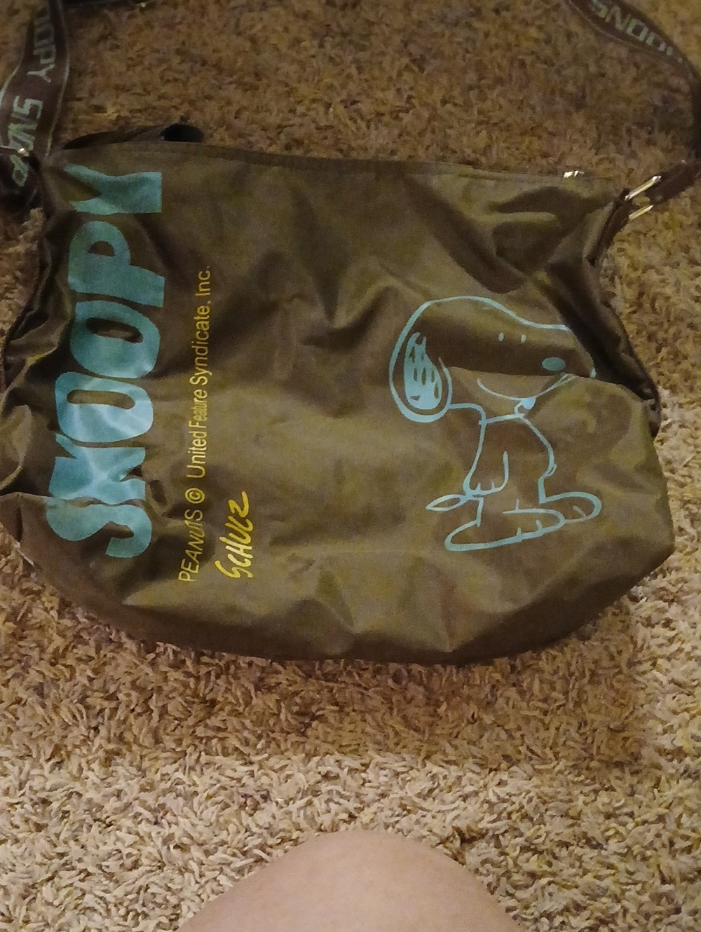Snoopy Graphic Crossbody Bag in Olive Green